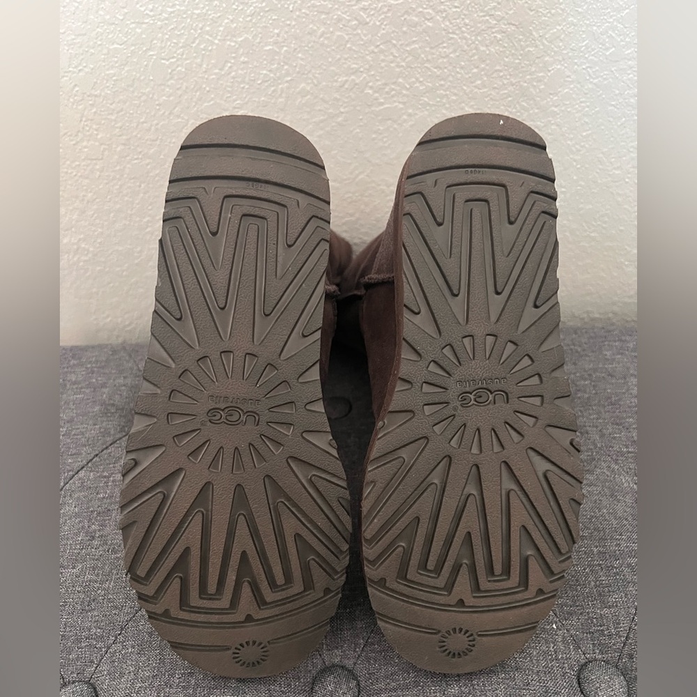 UGG Bailey Triple Button Tall Boots NEW IN BOX - Picture 3 of 5